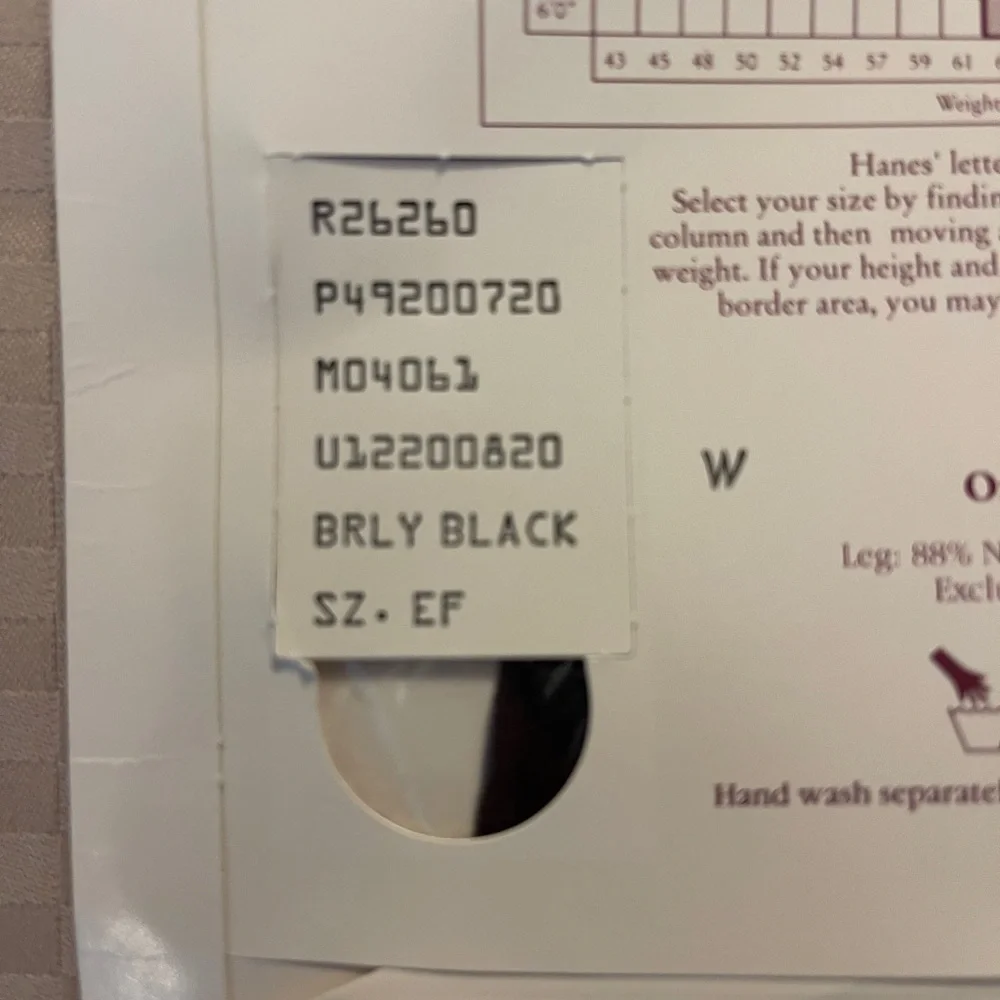 Hanes Silk Reflections Vtg Thigh High Stockings Style 720 Size E-F Barely Black.